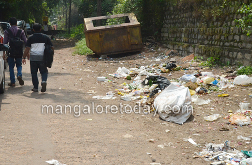 Garbage infront of BJP Office Mangalore